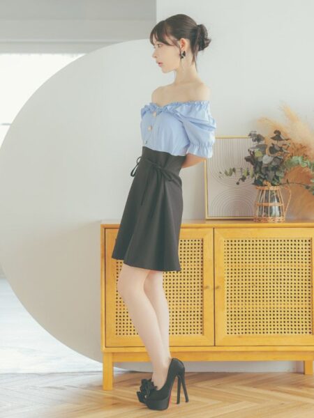 ウエストの切り替えでスタイルup♡