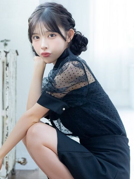 甘さと上品さを両立したシフォン袖ミニドレス♡