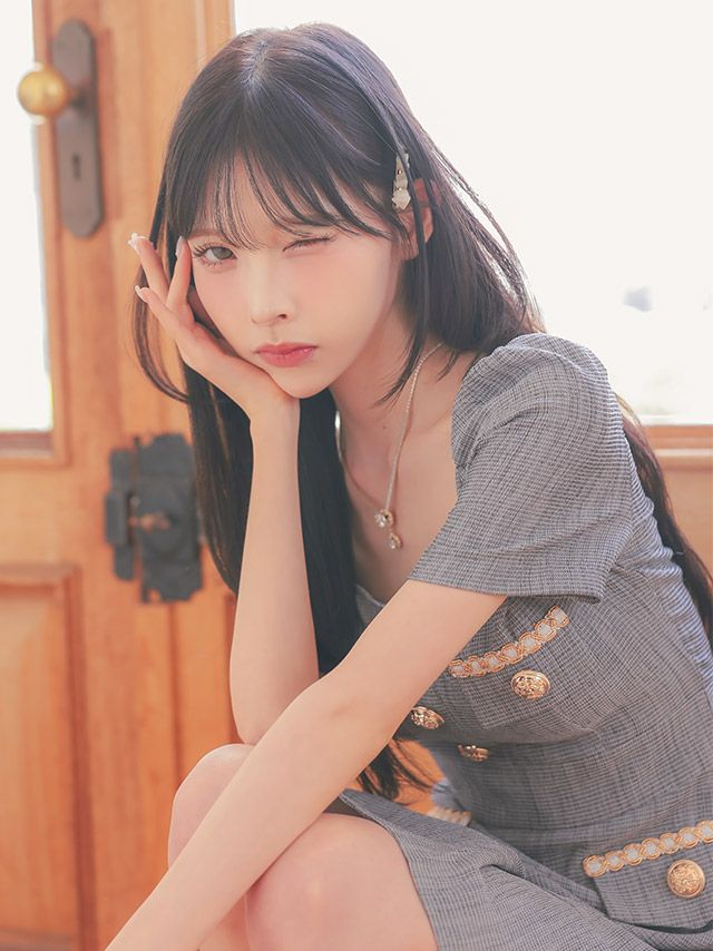 着るだけで上品な印象に♡