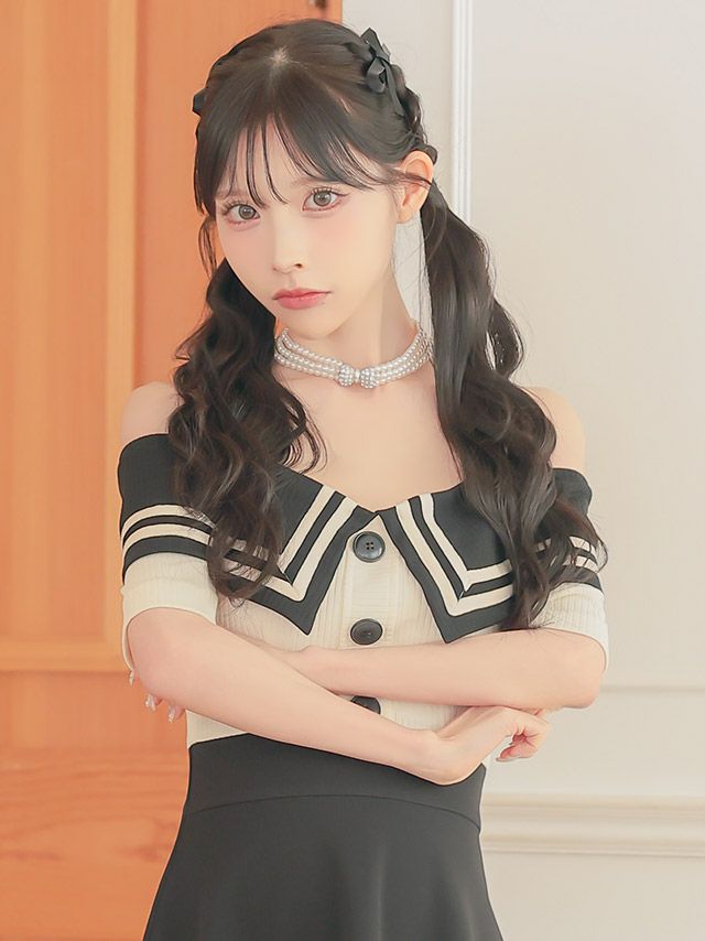 高めのウエスト切り替えでスタイルアップ効果抜群♡