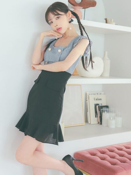 高めのウエスト切り替えでスタイルup♡