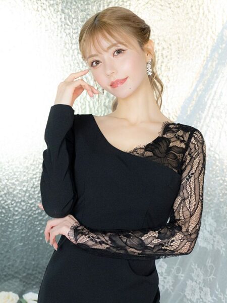 シンプルなのに存在感◎な大人モノトーンワンピ♡