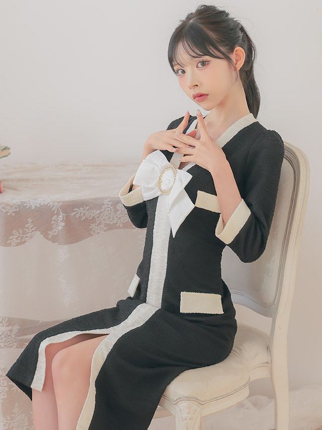 リボンが可愛いVネック五分袖の膝丈ドレス♡