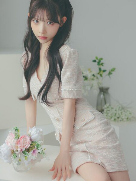 やわらかいピンクカラーが女性らしさ引き立てるドレス♡
