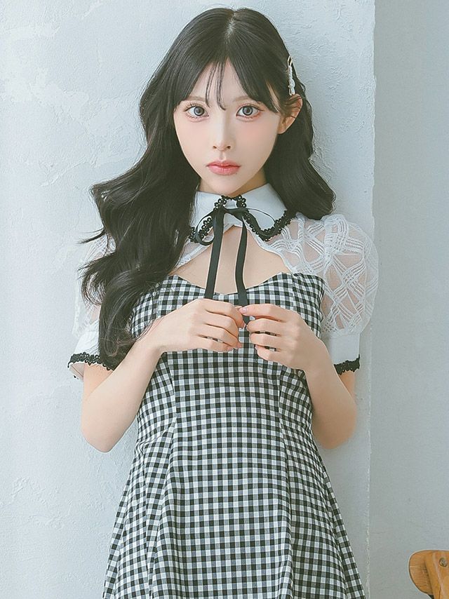 甘すぎない雰囲気になるギンガムチェックのミニドレス♡