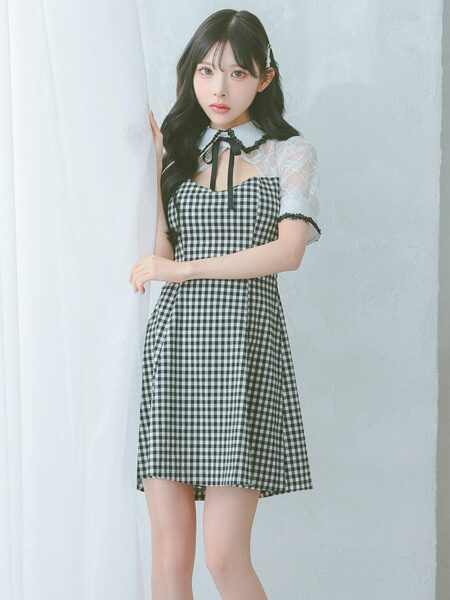 レース袖が可愛いギンガムチェックミニドレス♡