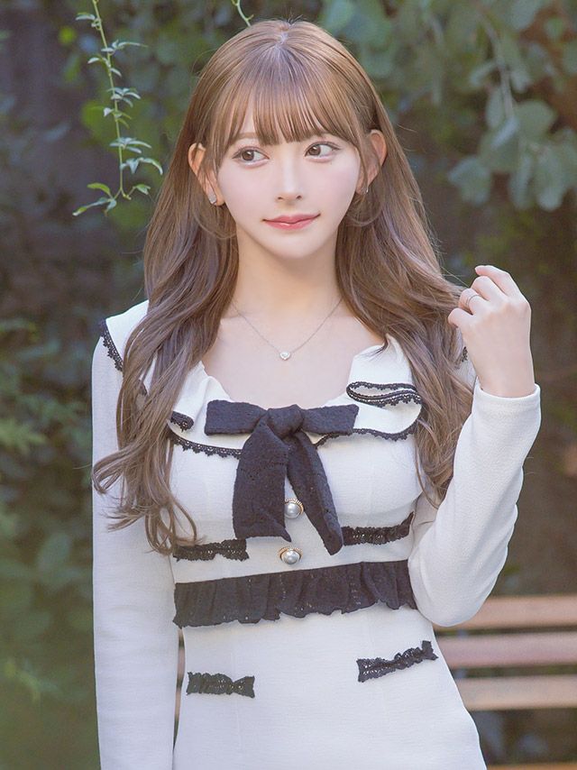 清楚で上品なホワイトカラーが可愛い長袖バイカラータイトミニドレス♡