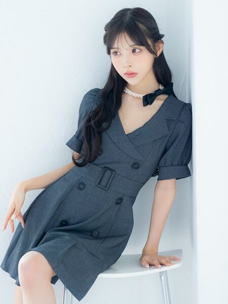 シンプルだけど洗練されたデザインで使いやすいドレス♡
