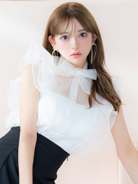シンプルなのに色気際立つタイトセットアップドレス♡