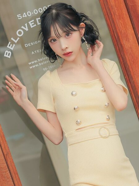 さりげない肌見せが叶うウエストカットが魅力のドレス♡