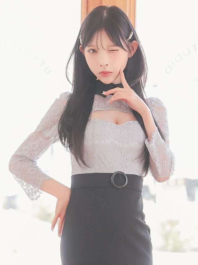 上品なスカラップレースが映える大人可愛いタイトミニドレス♡