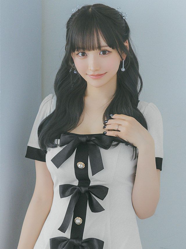 レースブラウスとスカパンの組み合わせがガーリーなセットアップドレス♡