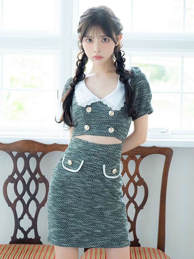 ガーリーさ満点のタイトミニドレス