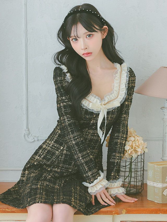 ラメ感が可愛いフレアミニドレス