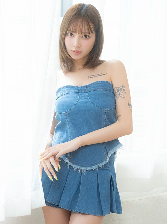 トレントをバッチリ掴んだデニムセットアップドレス