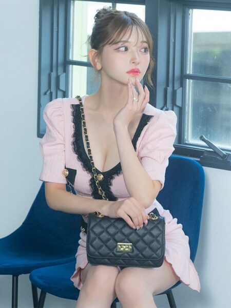 コーデのレベルが上がるブラックキルティングバッグ