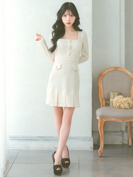 暖かみを感じるニュアンスカラーがポイント