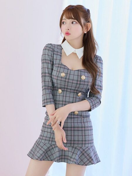 アイドル衣装のようなデザインが可愛い襟付きマーメイドミニドレス