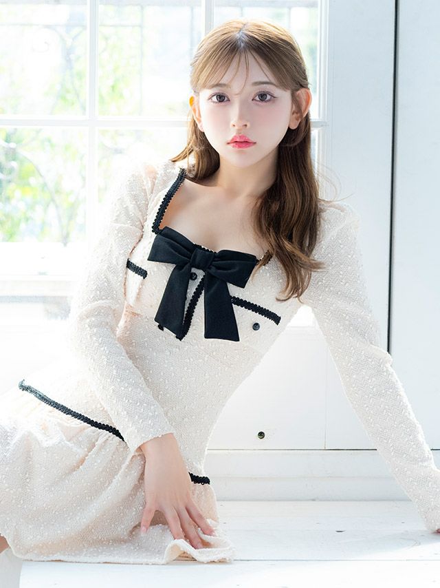 肌寒い時期にもぴったりな上品ガーリードレス