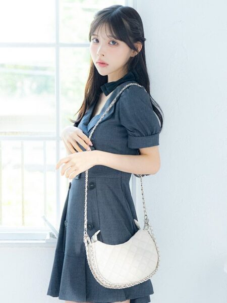 私服にも合わせやすい万能デザイン。少し大きめなので持ち物が多い日にもおすすめ。