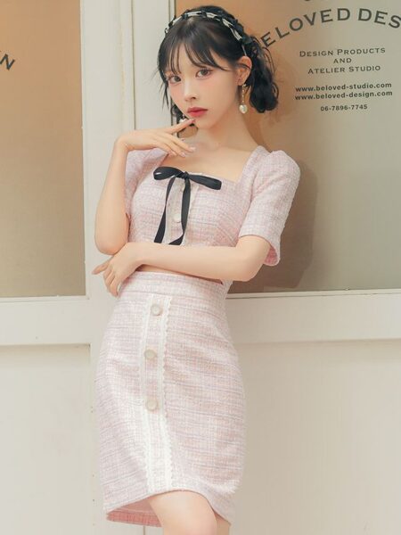 韓国ガーリー全振りのキュートなドレス。薄ピンクカラーで肌も白く見せてくれる。