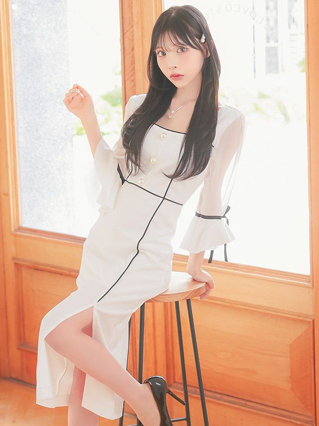 シアースリーブで抜け感のある大人の女性を演出