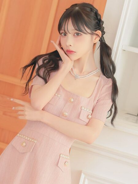 王道ピンクカラーがキュートな韓国ドレス