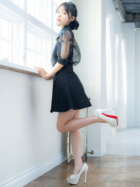 ふんわり広がるシルエットで脚長効果抜群